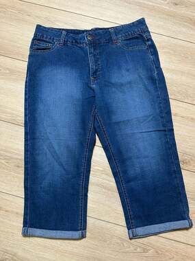 Wrangler Women's Size 12M Cuffed Denim Capri Jeans